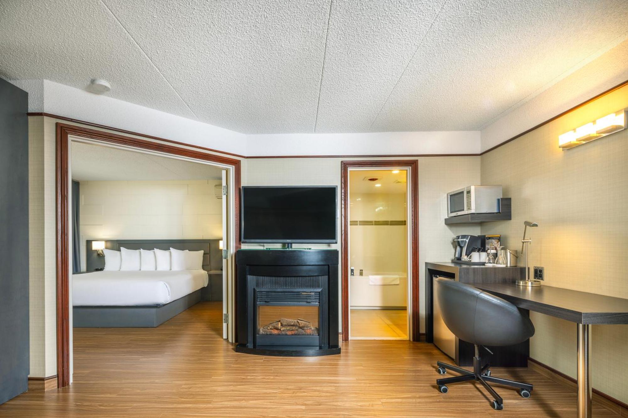 Les Suites De Laviolette Ascend Hotel Collection Trois-Rivieres Bagian luar foto