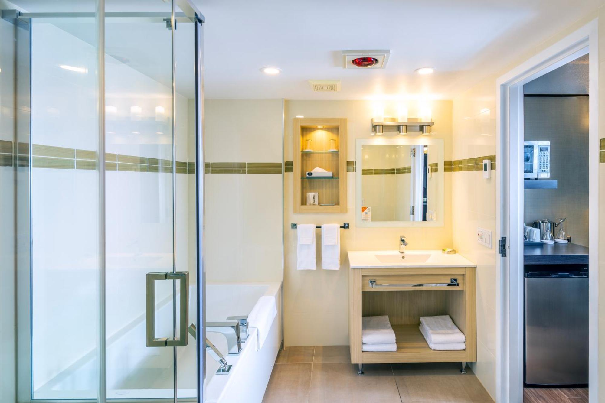 Les Suites De Laviolette Ascend Hotel Collection Trois-Rivieres Bagian luar foto