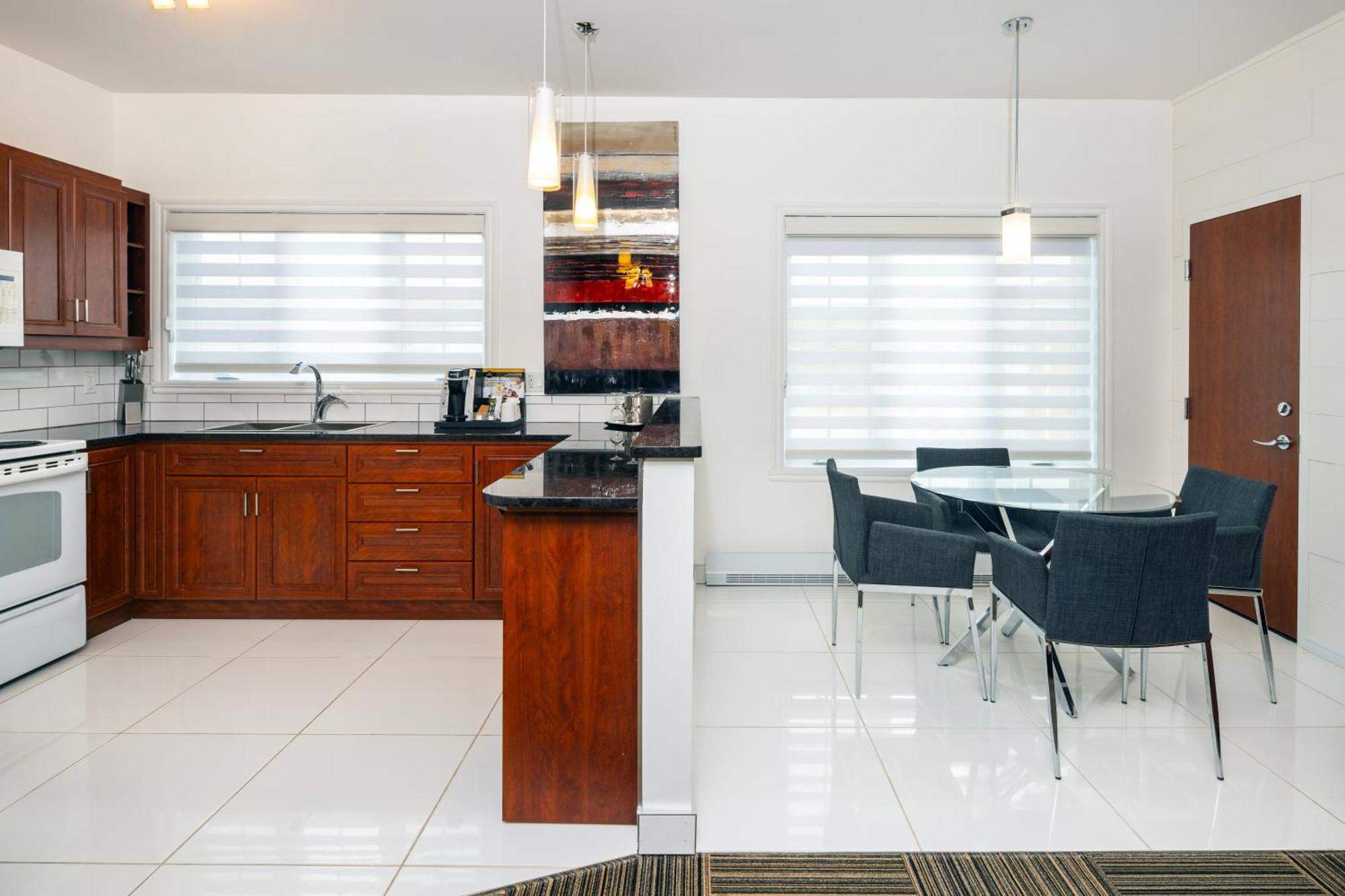 Les Suites De Laviolette Ascend Hotel Collection Trois-Rivieres Bagian luar foto