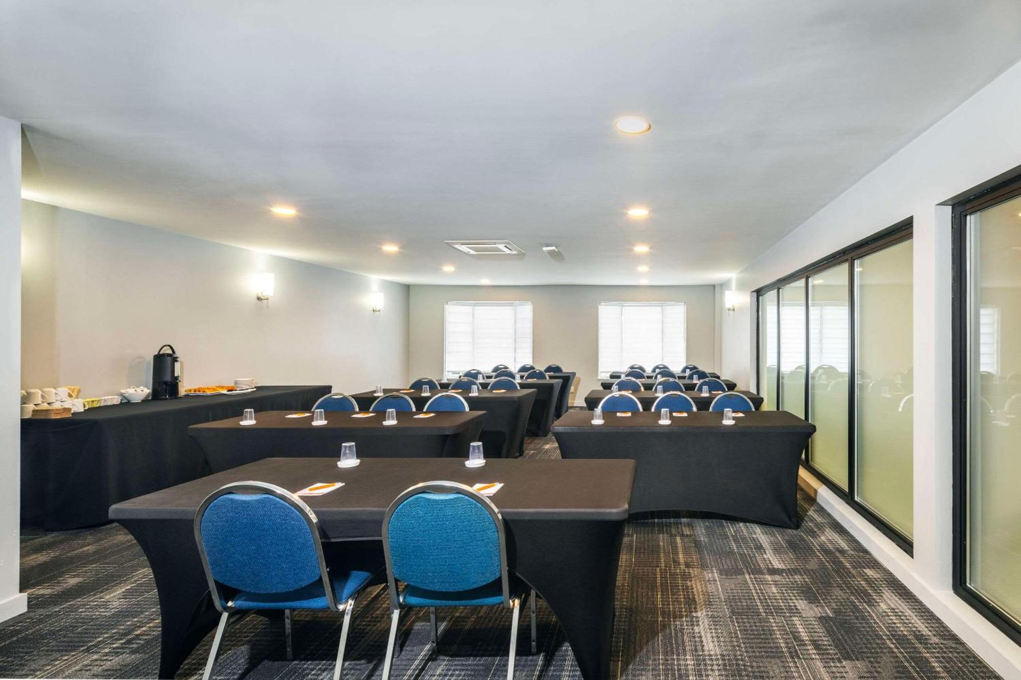 Les Suites De Laviolette Ascend Hotel Collection Trois-Rivieres Bagian luar foto