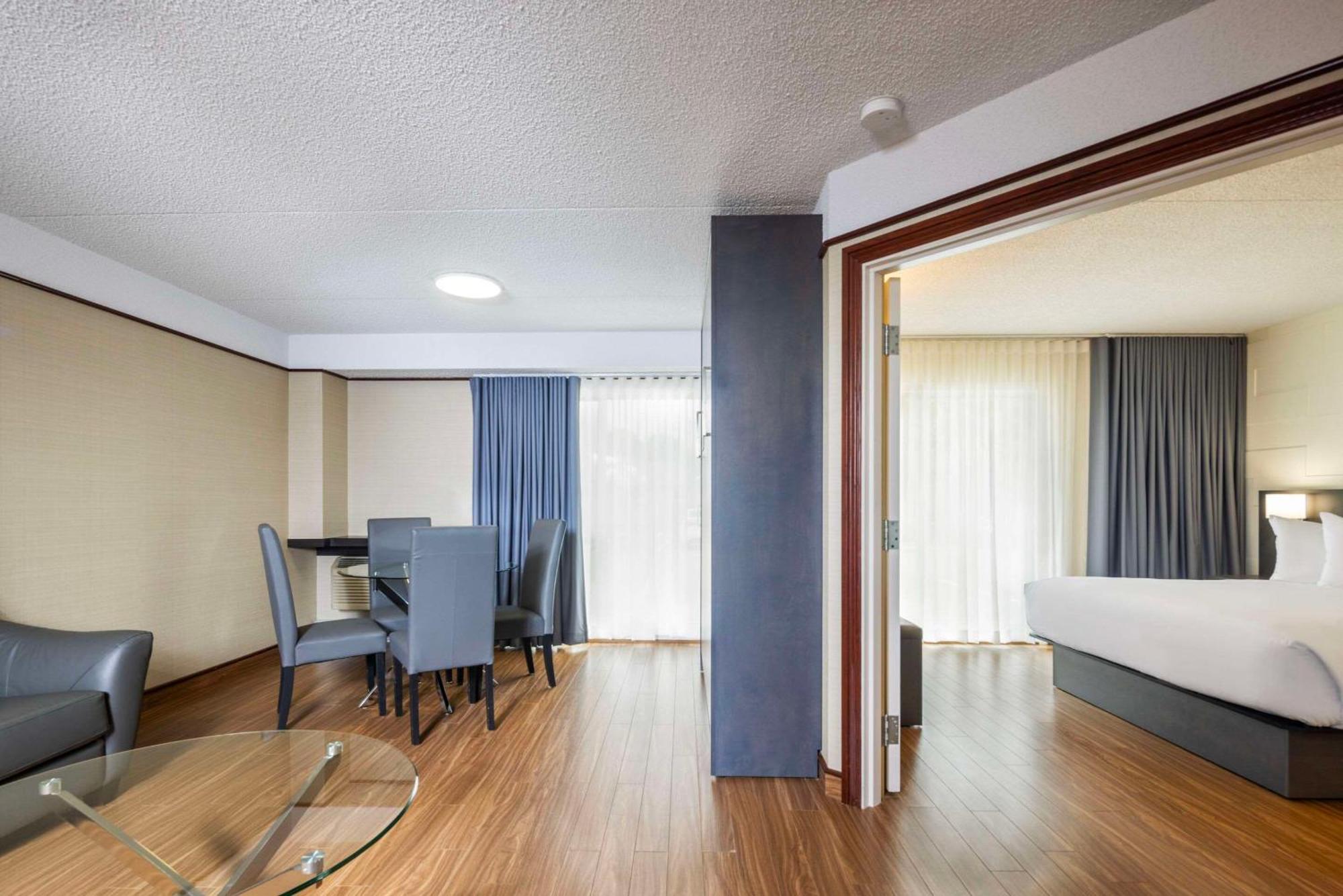 Les Suites De Laviolette Ascend Hotel Collection Trois-Rivieres Bagian luar foto
