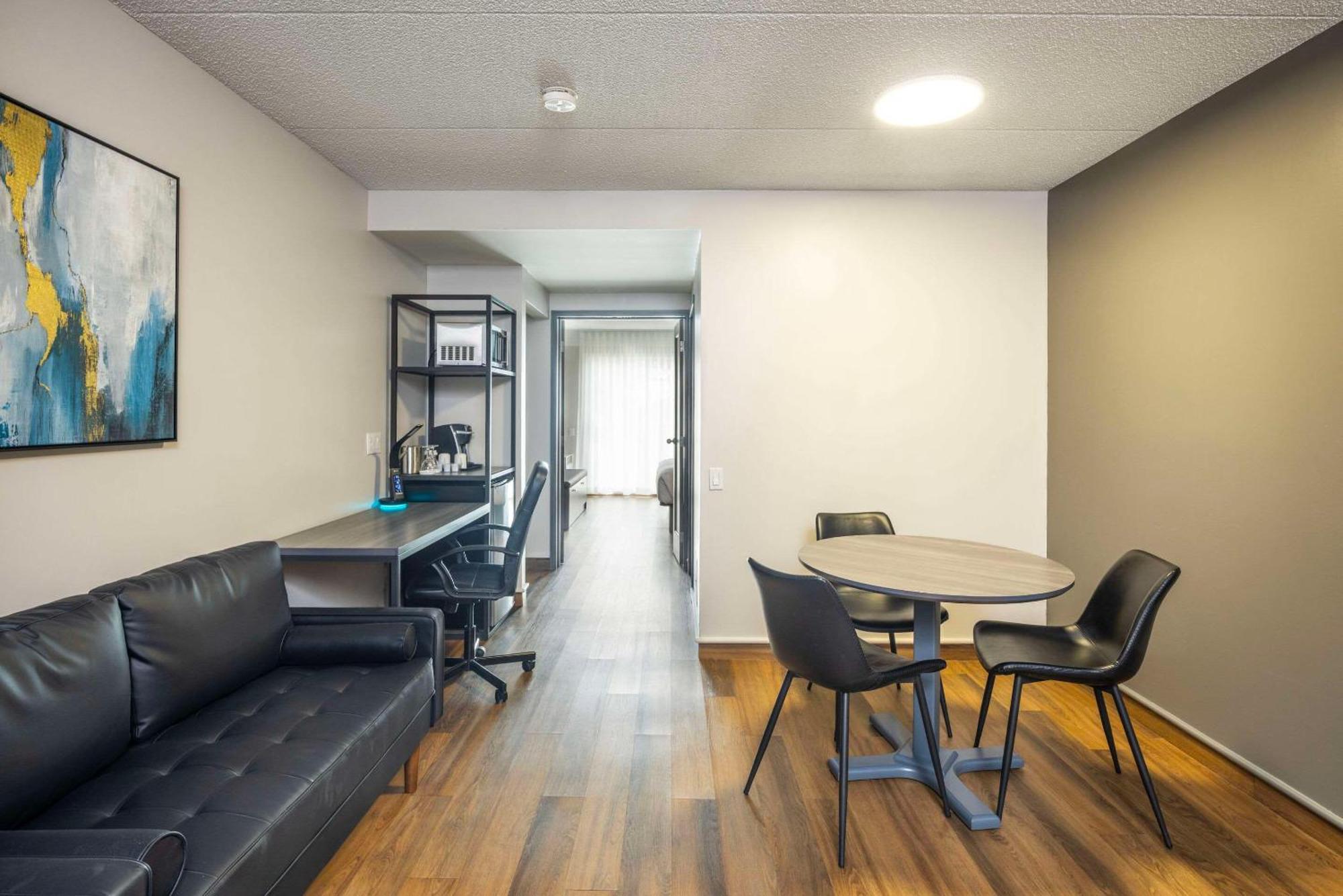 Les Suites De Laviolette Ascend Hotel Collection Trois-Rivieres Bagian luar foto
