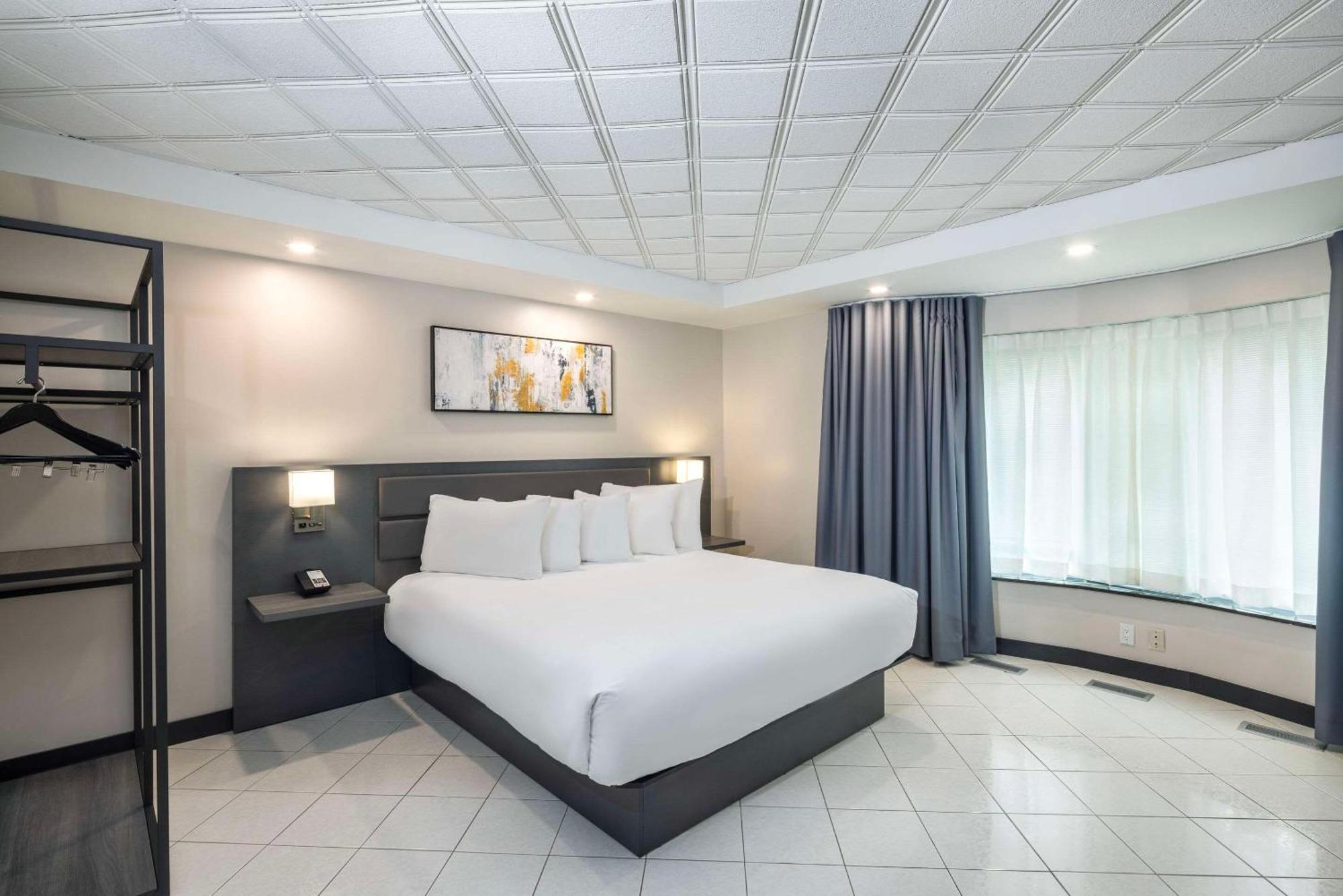 Les Suites De Laviolette Ascend Hotel Collection Trois-Rivieres Bagian luar foto