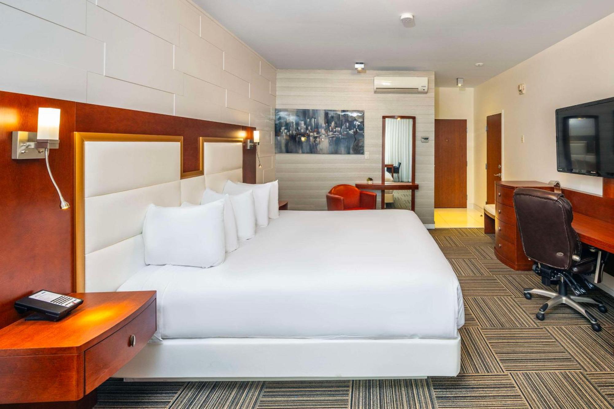 Les Suites De Laviolette Ascend Hotel Collection Trois-Rivieres Bagian luar foto