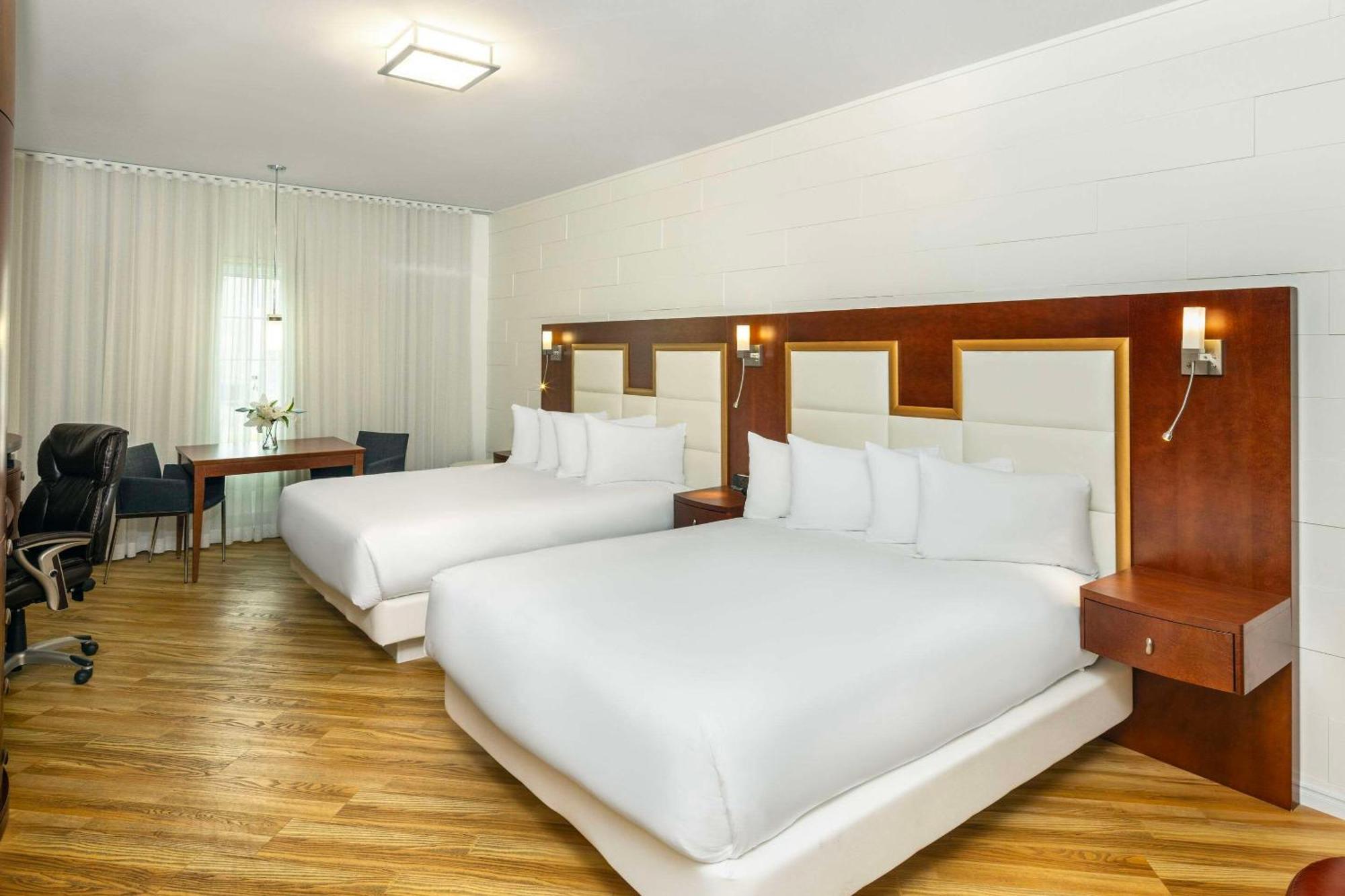 Les Suites De Laviolette Ascend Hotel Collection Trois-Rivieres Bagian luar foto