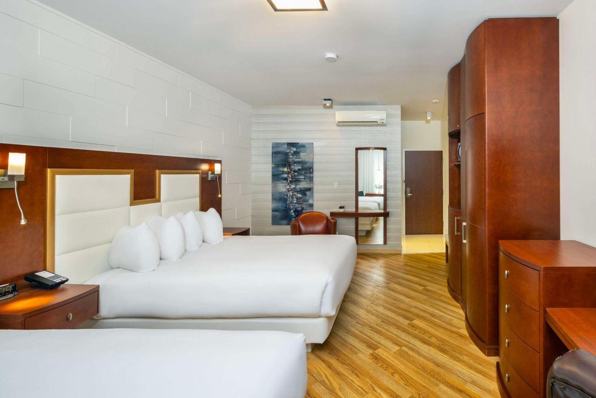 Les Suites De Laviolette Ascend Hotel Collection Trois-Rivieres Bagian luar foto