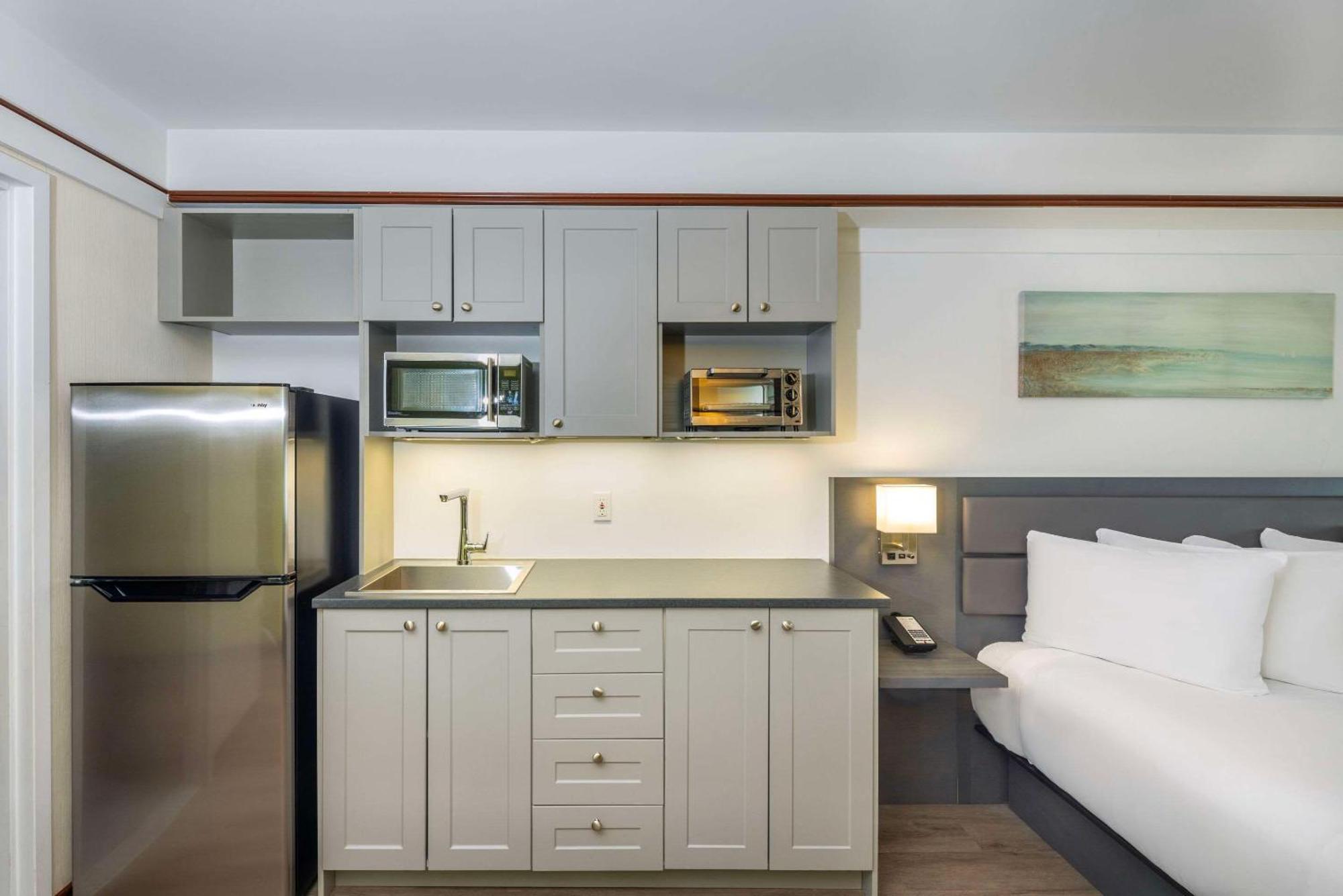 Les Suites De Laviolette Ascend Hotel Collection Trois-Rivieres Bagian luar foto