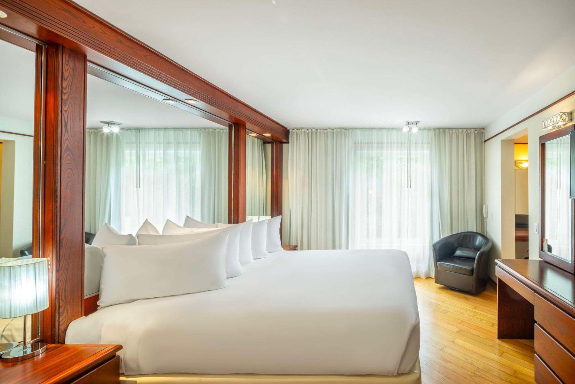 Les Suites De Laviolette Ascend Hotel Collection Trois-Rivieres Bagian luar foto