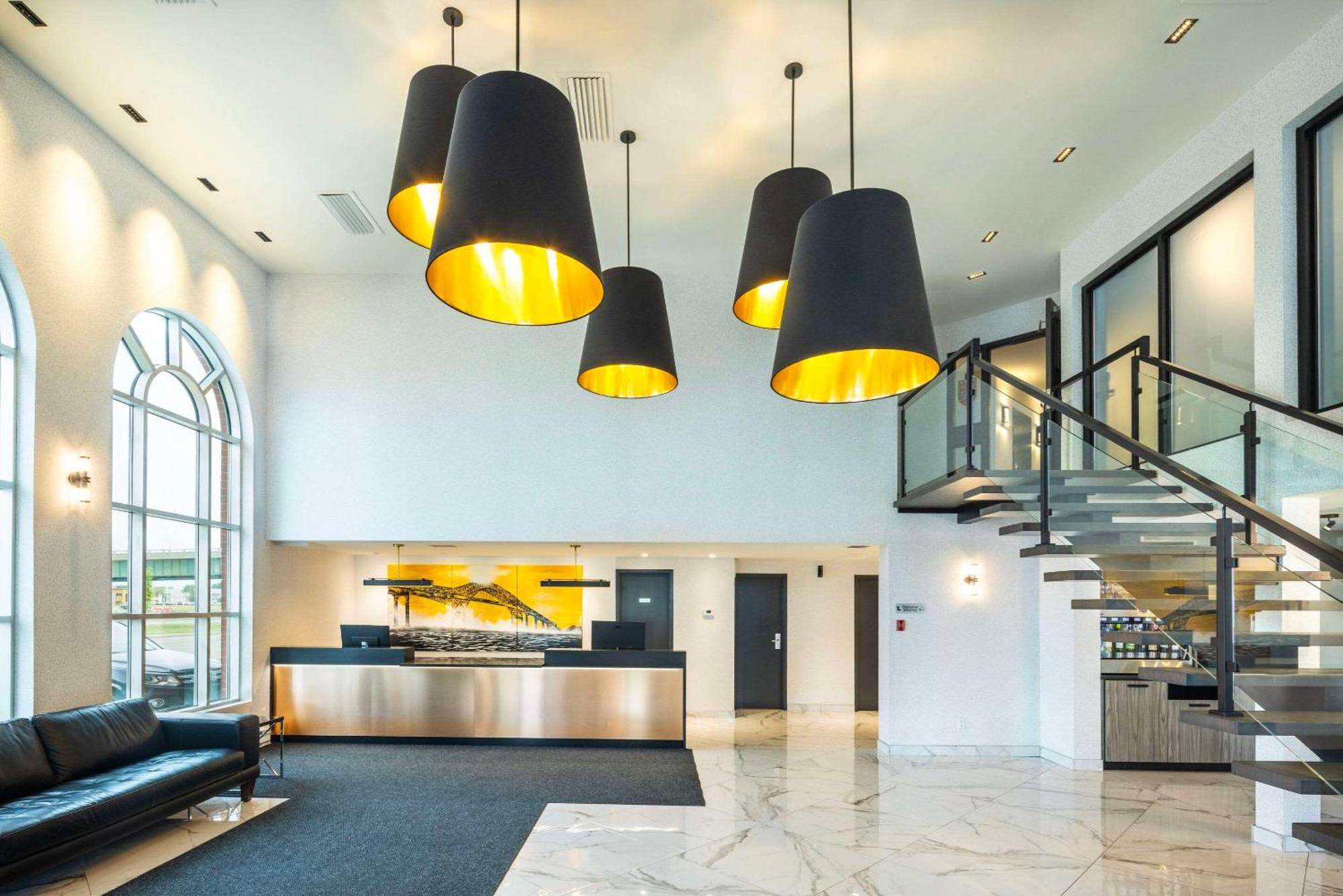 Les Suites De Laviolette Ascend Hotel Collection Trois-Rivieres Bagian luar foto